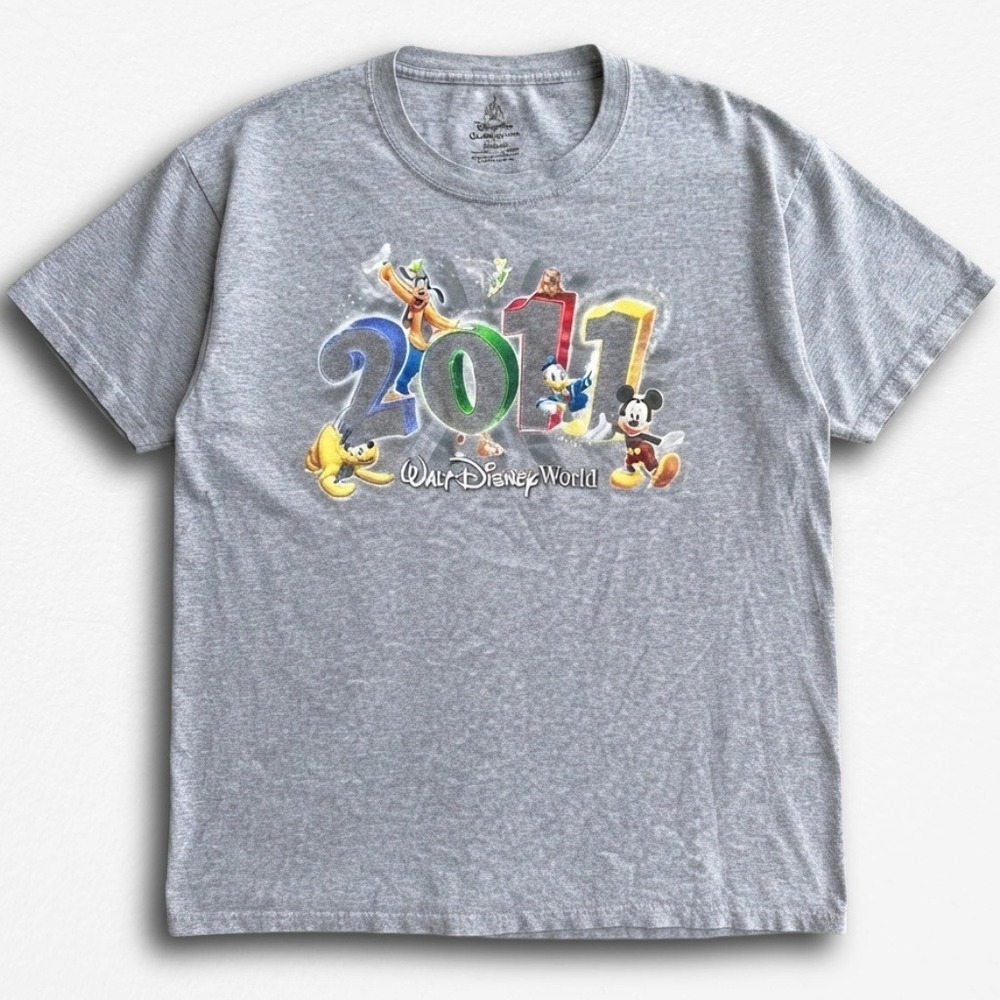 Walt Disney World‎ 2011 Mickey Mouse Friends Gray T-Shirt Mens XL Hanes Tee